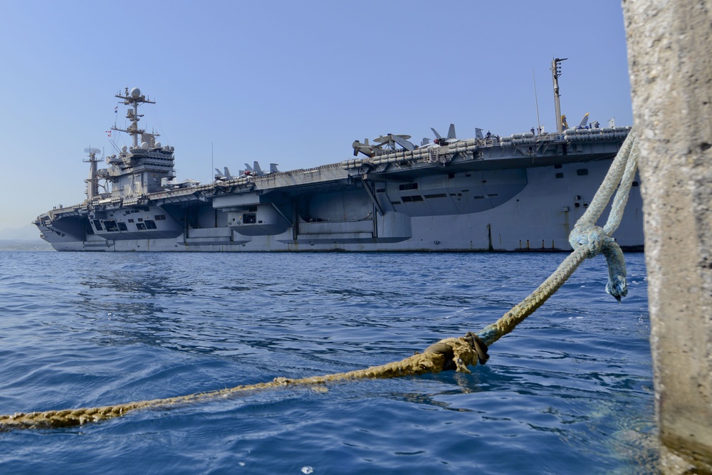 Aircraft carrier USS Harry S. Truman (CVN 75) arrives in Souda Bay, Greece