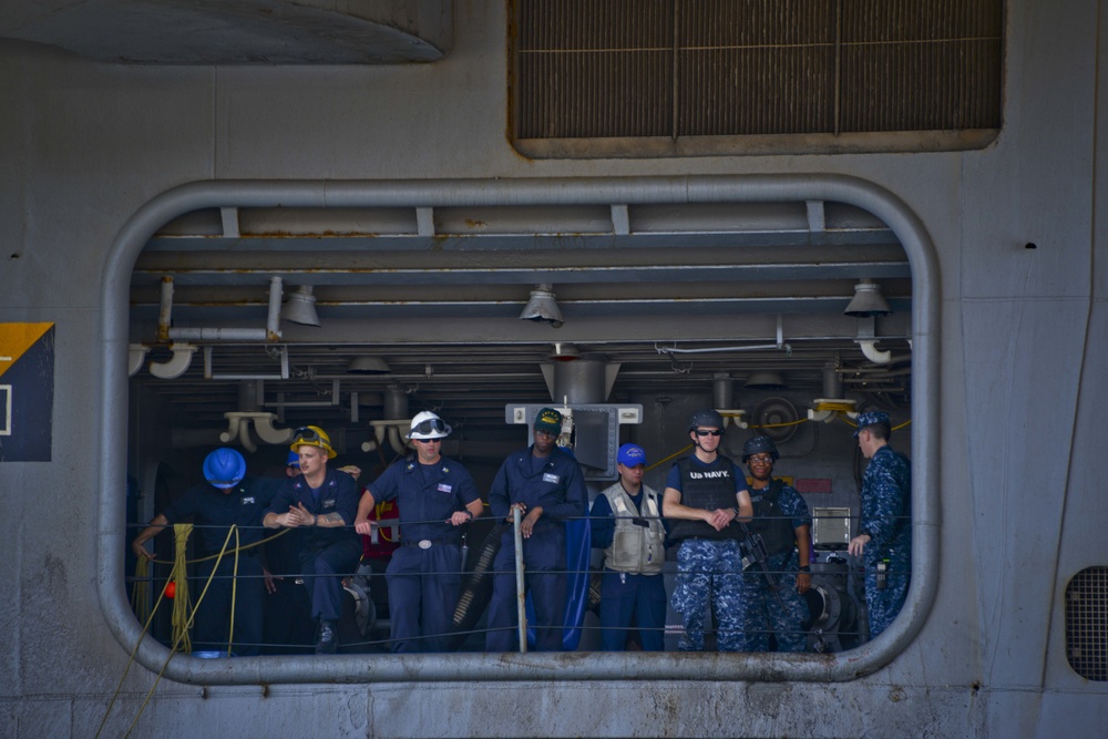 Aircraft carrier USS Harry S. Truman (CVN 75) arrives in Souda Bay, Greece