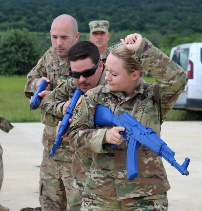 Bulgarian Military Police Cross-Train with the Tennessee Army National Guard during Operation Resolute Castle 16