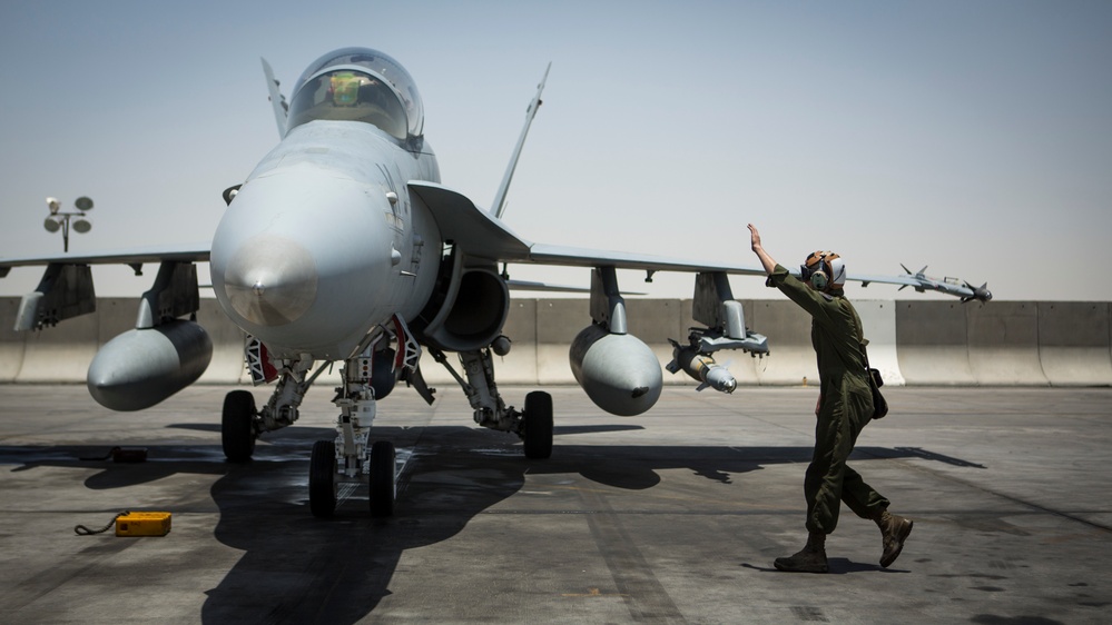 VMFA(AW)-533 Conducts flight operations