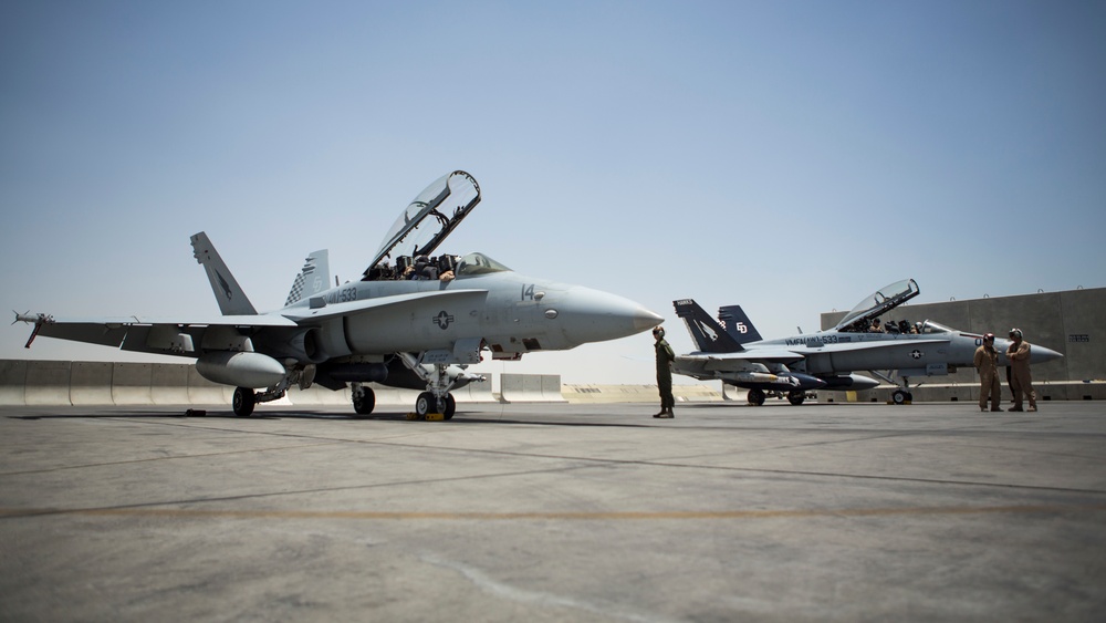 VMFA(AW)-533 Conducts flight operations