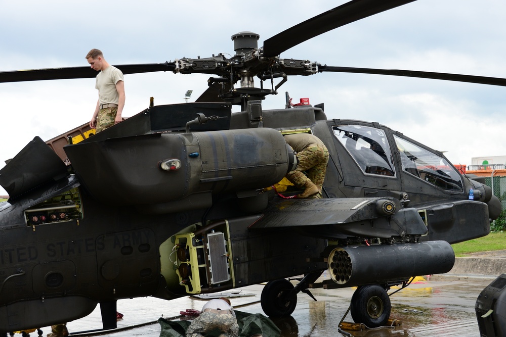 Charlie Company, 1st Battalion, 3rd Aviation Regiment (Attack Reconnaissance) Apache helicopter maintenances