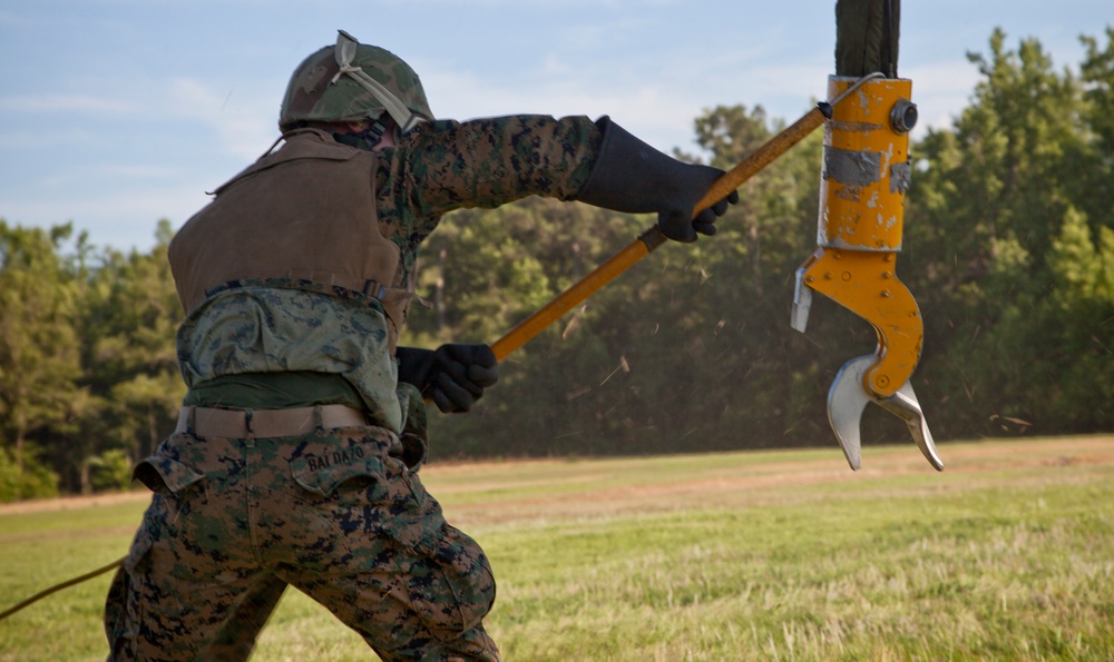 HELICOPTER SUPPORT TEAM