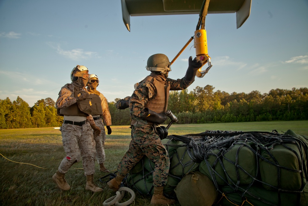 HELICOPTER SUPPORT TEAM