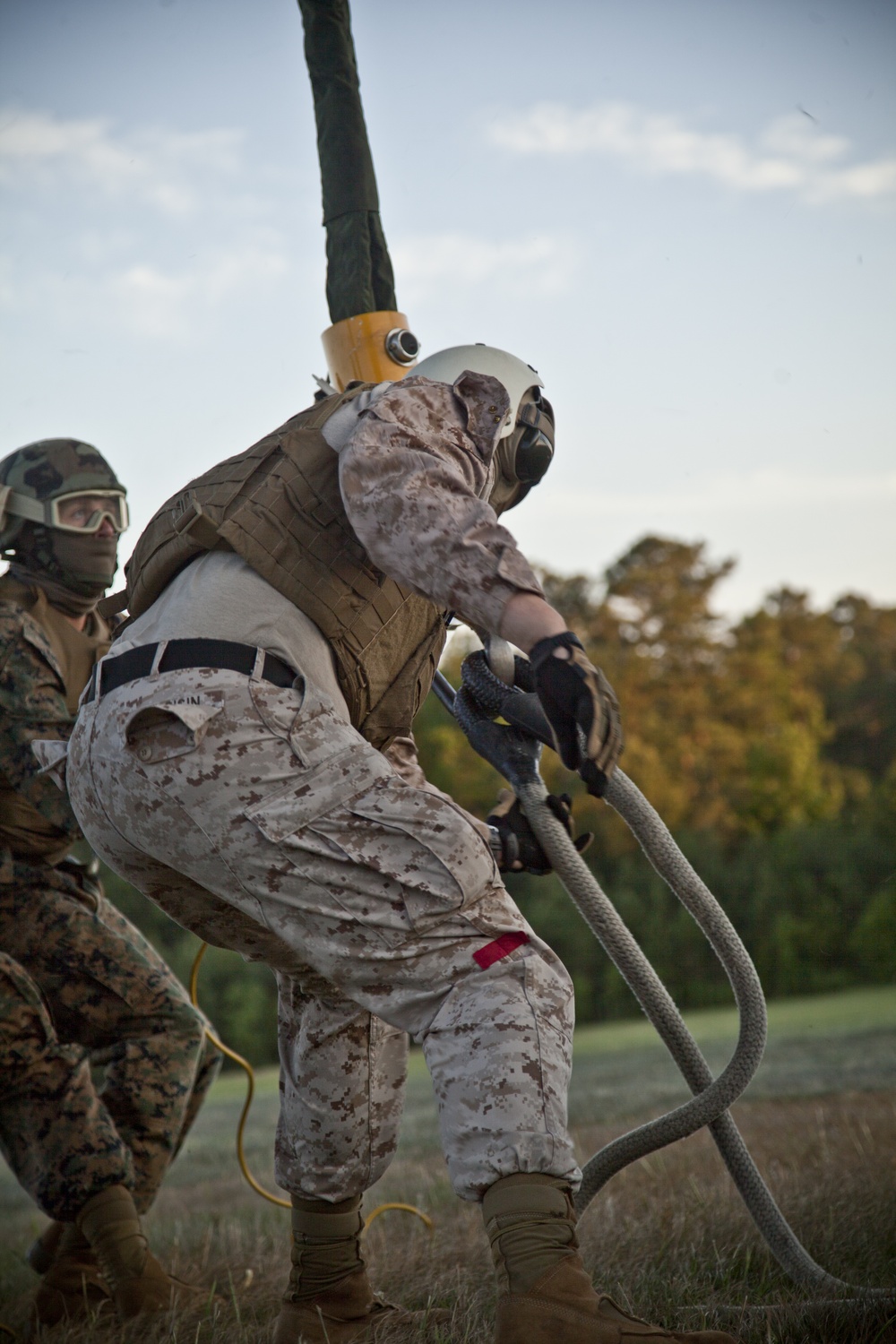 HELICOPTER SUPPORT TEAM