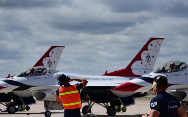 Thunderbirds visit Peterson