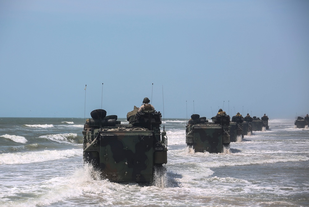 4th AABn arrives in Camp Lejeune for water operations