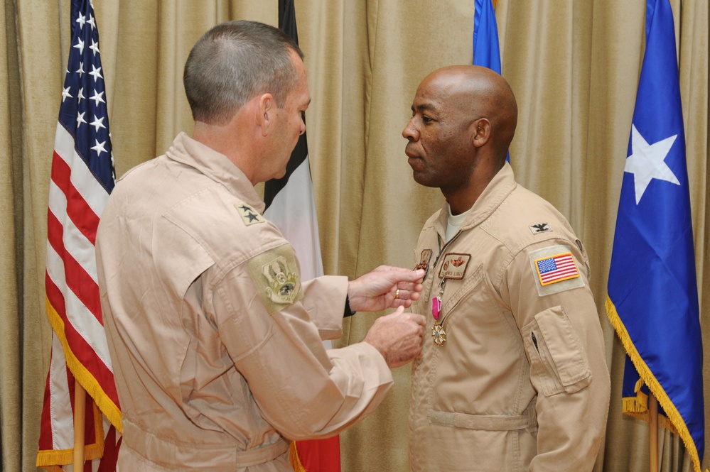 386 AEW salutes new commander