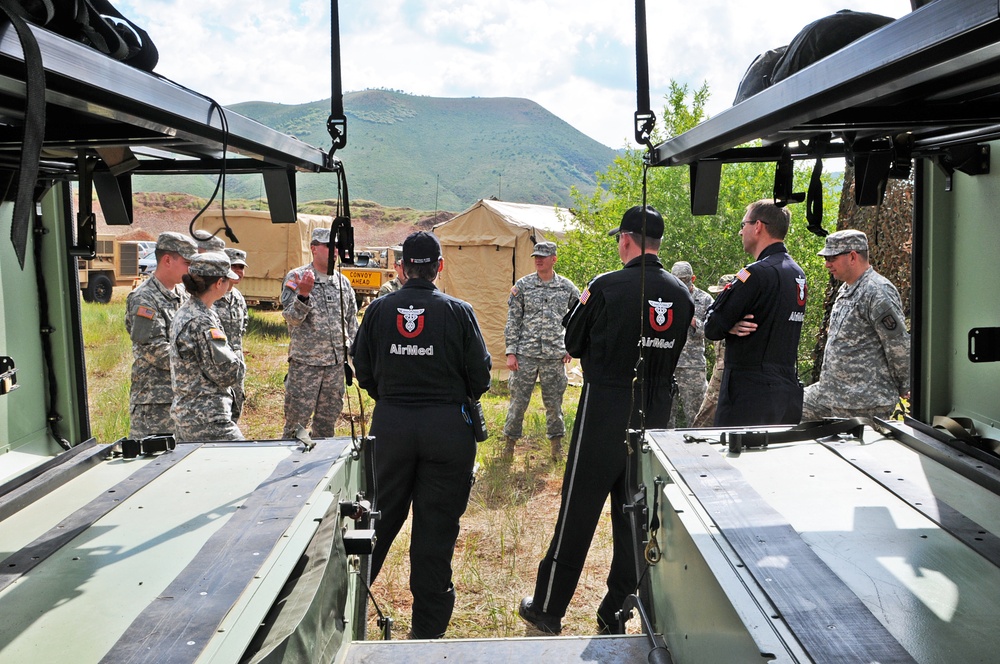 204th MEB Medics Train with Civilian AirMed