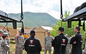 204th MEB Medics Train with Civilian AirMed