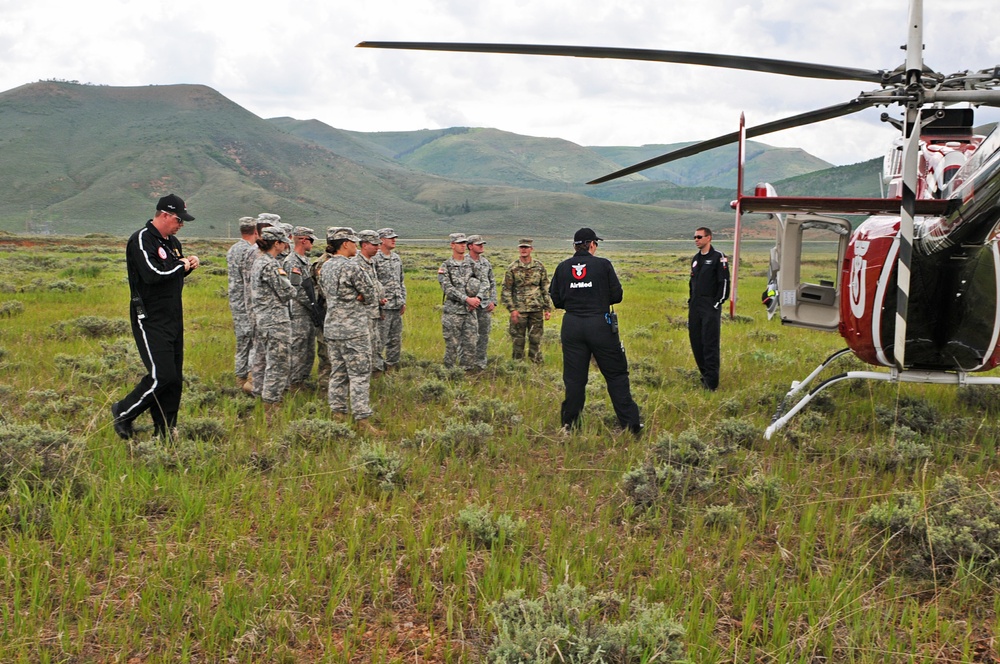 204th MEB Medics Train with Civilian AirMed