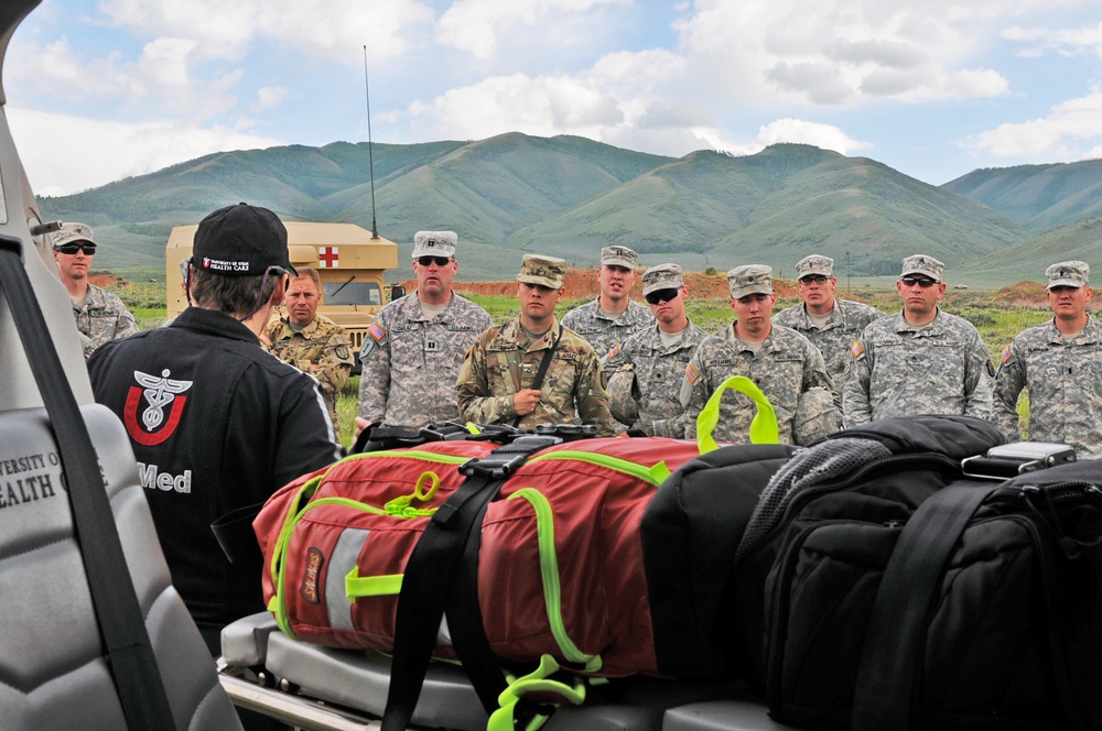 204th MEB Medics Train with Civilian AirMed