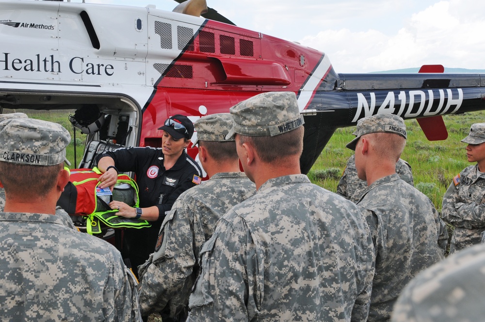 204th MEB Medics Train with Civilian AirMed