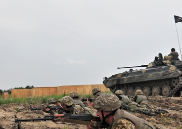 Slow and methodical is key to U.S. and Ukraine platoon live-fire training