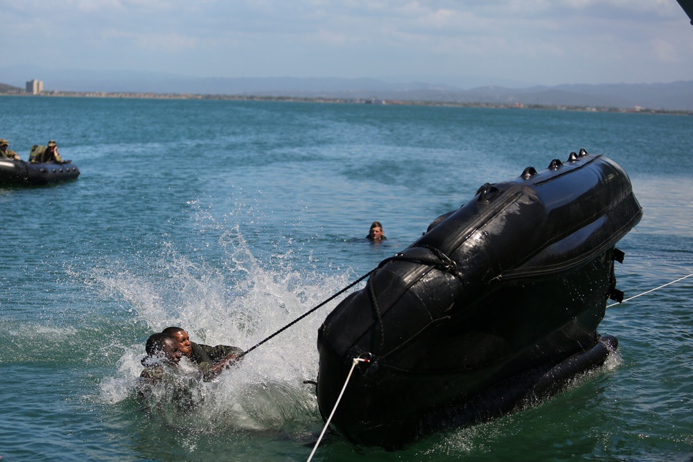 Tradewinds soldiers, Marines conduct amphibious ops in Jamaica