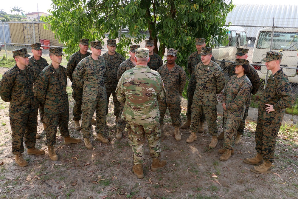 Brig. Gen. Moore visits with Marines of CA16