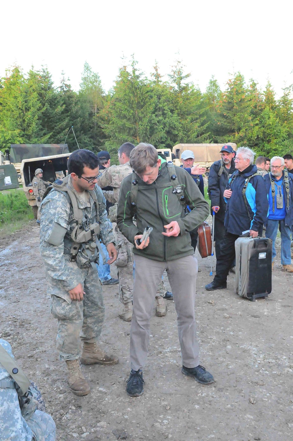 82nd Airborne Division forces evacuate U.S. citizens in Swift Response scenario