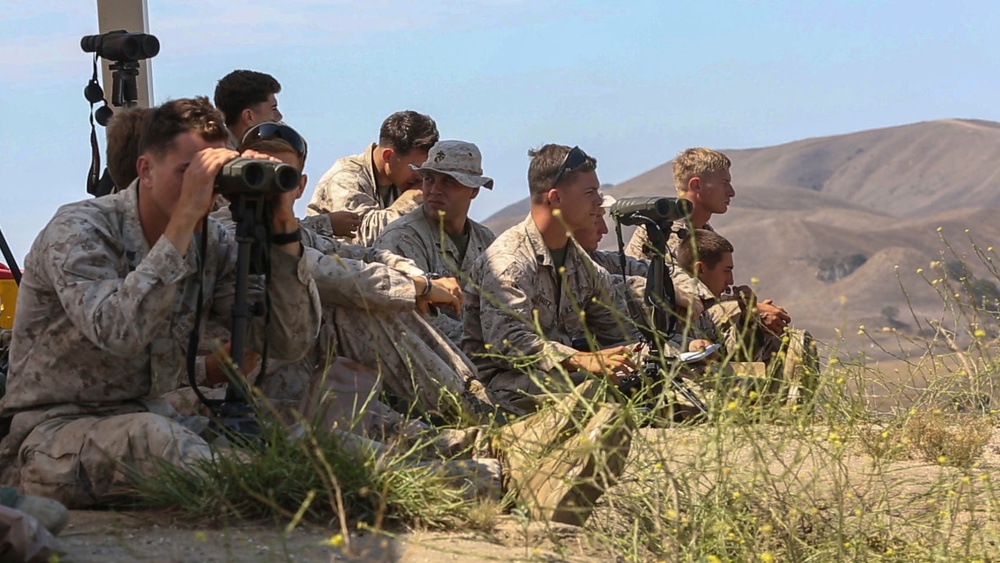 Marines fire support for Marines in training