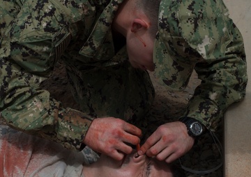 Combat lifesaver course: How to save a life