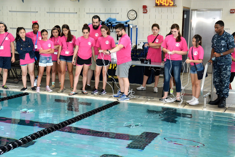 Navy assists UIW during Seaperch Competition