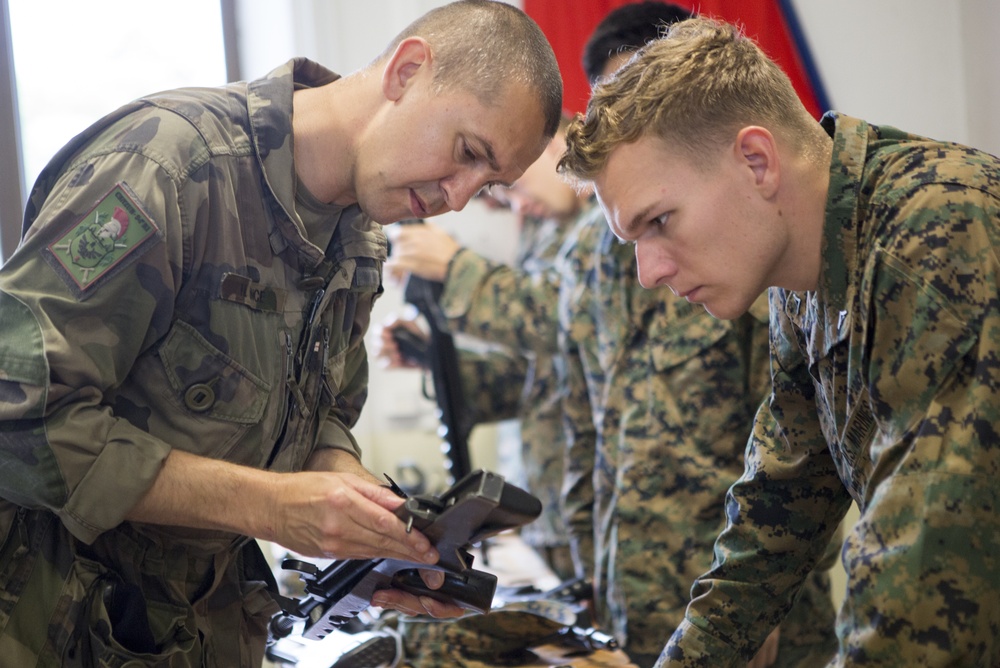 SPMAGTF-CR-AF receive French FAMAS weapons classes