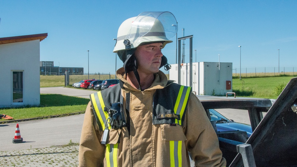 U.S. Army Civilian Firefighters Vehicle Extrication Training