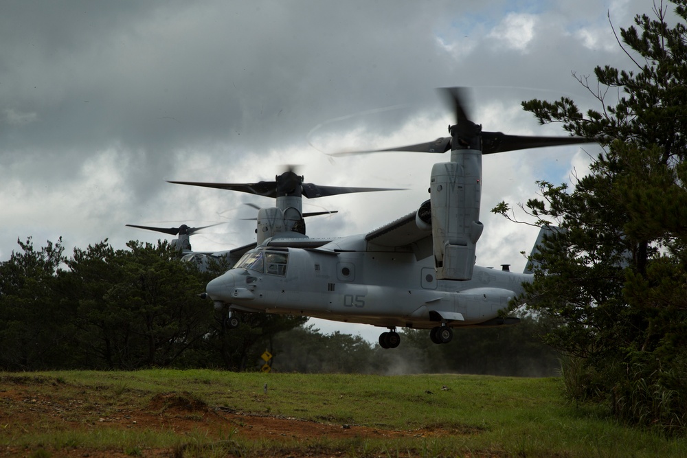 31st MEU Marines conduct helo raid training exercise