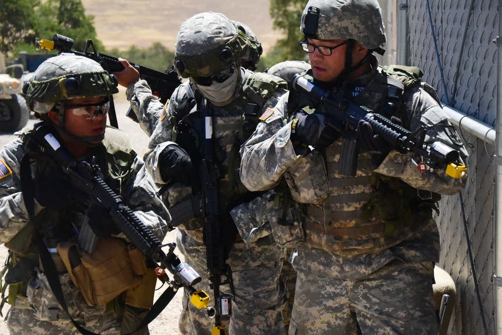 Soldiers of 227th Brigade Engineer Battalion conduct intelligence collection operations during XCTC 2016