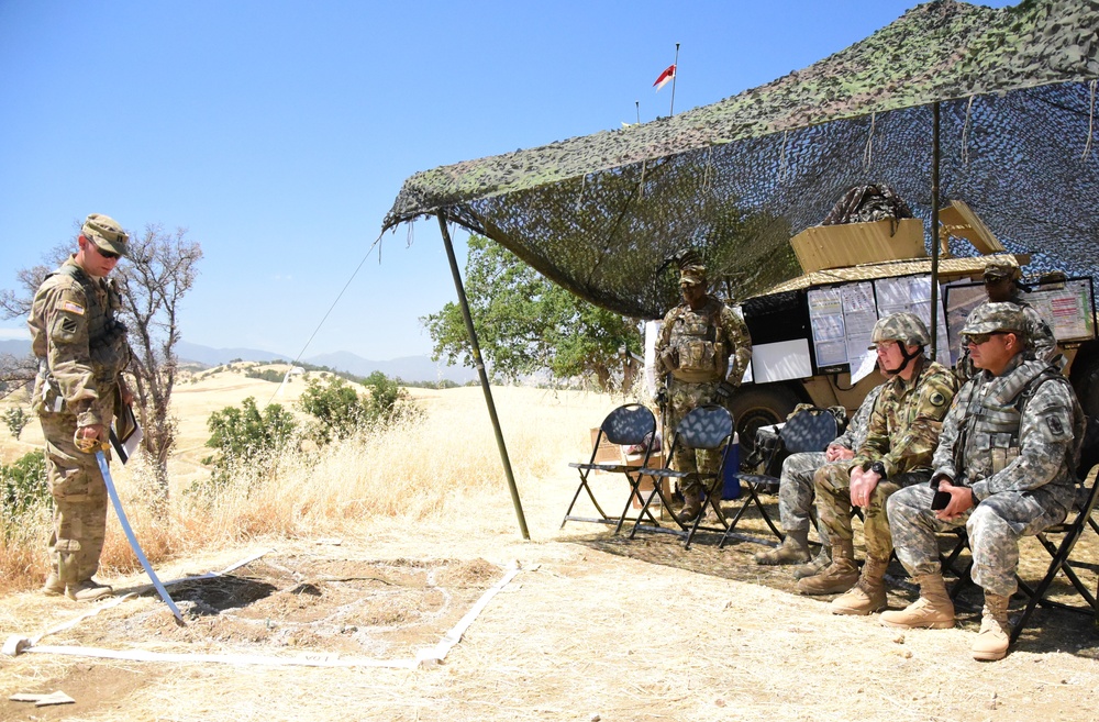 Maj. Gen. Arthur Logan visits 29th IBCT Soldiers during XCTC 2016