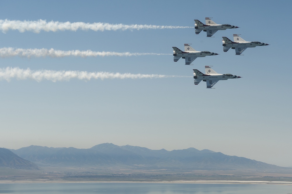 The Thunderbirds Return From Hill AFB Air Show