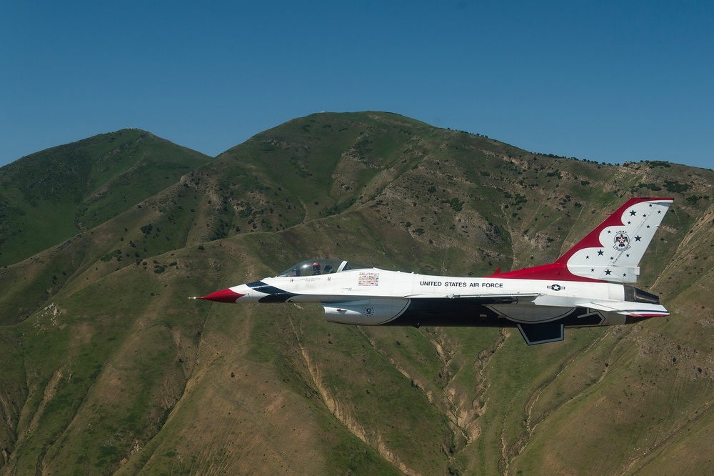 The Thunderbirds Return From Hill AFB Air Show