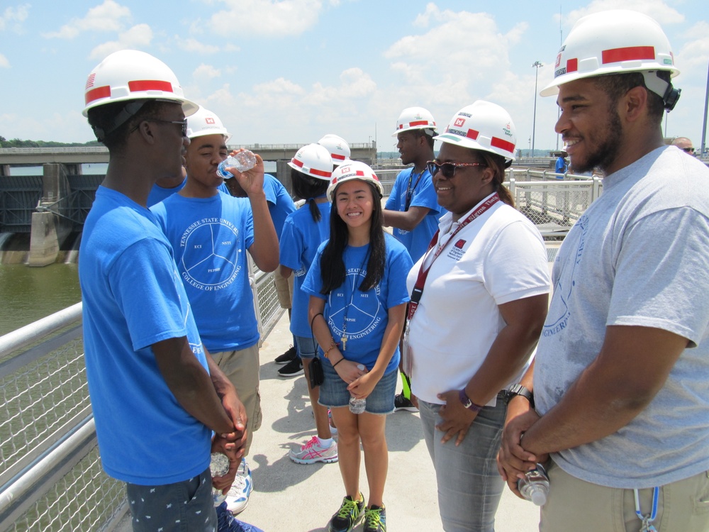Corps prepares future student engineers at Summer Engineering Program