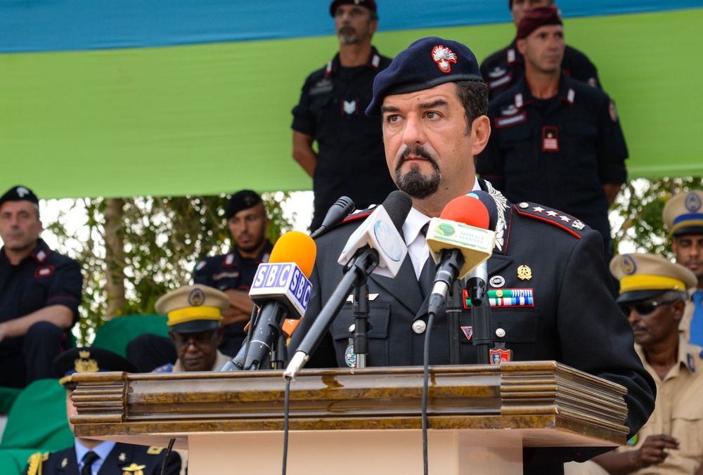Somali trainees graduate police academy