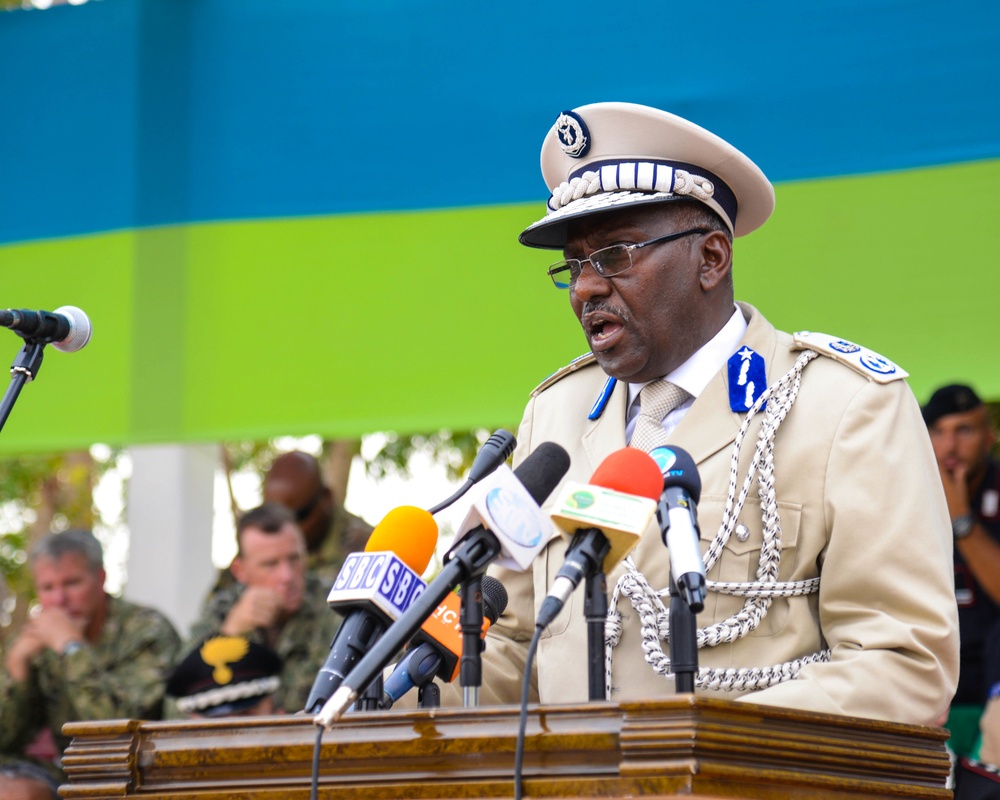 Somali trainees graduate police academy