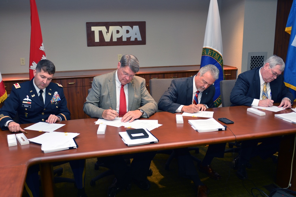 Corps of Engineers, SEPA, TVA, and TVPPA sign memorandum of agreement