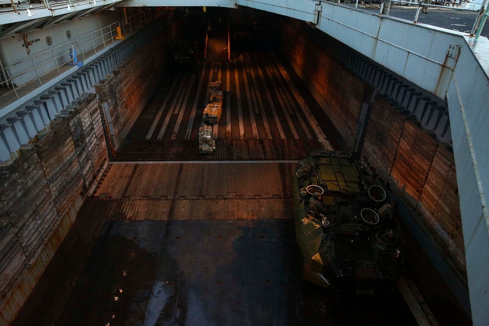 AAVs Board the USS Whidbey Island (LSD-41)