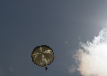 Paratroopers earn foreign jump wings during Central Accord 2016