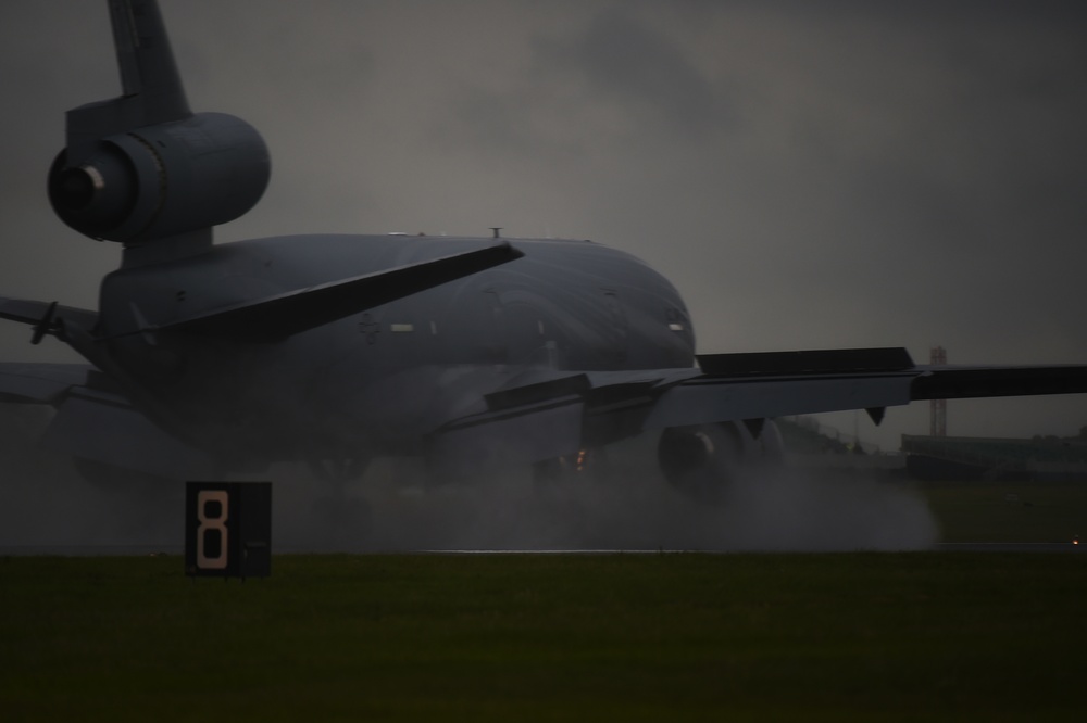 Lightning Over UK: F-35B's make historic landing at RAF Fairford