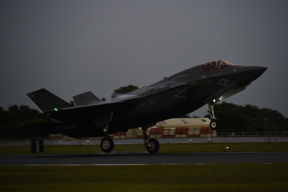 Lightning Over UK: F-35B's make historic landing at RAF Fairford