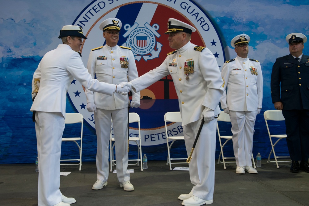 Coast Guard welcomes new commander in St. Petersburg, Fla.