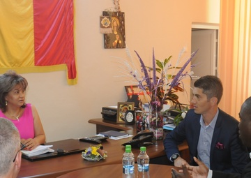 U.S. Military personnel meet with Romanian neighbors to discuss partnership ideas