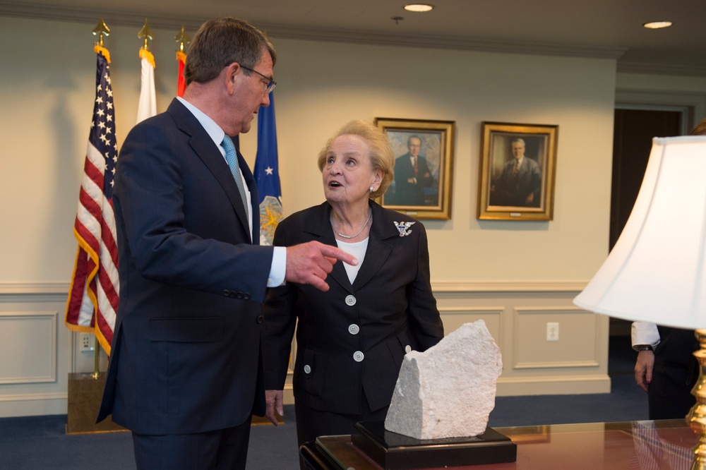 SD presents award to Madeleine Albright