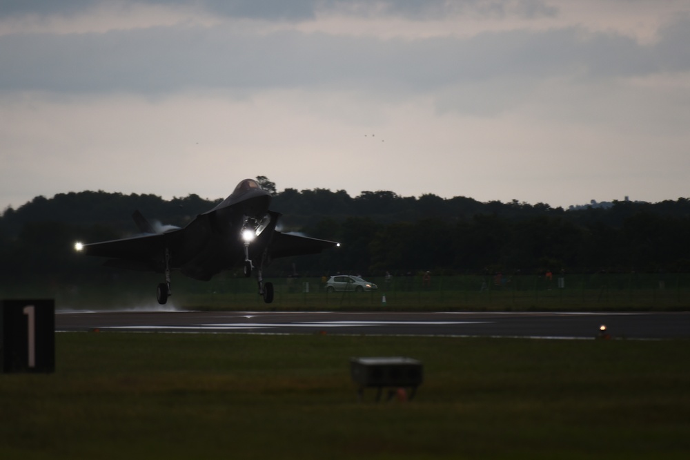Lightning Over UK: F-35A's touch down at RAF Fairford