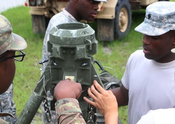 Charlie 9 BEB Soldiers raise 30-meter mast