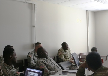 Charlie 9 BEB Soldiers raise 30-meter mast