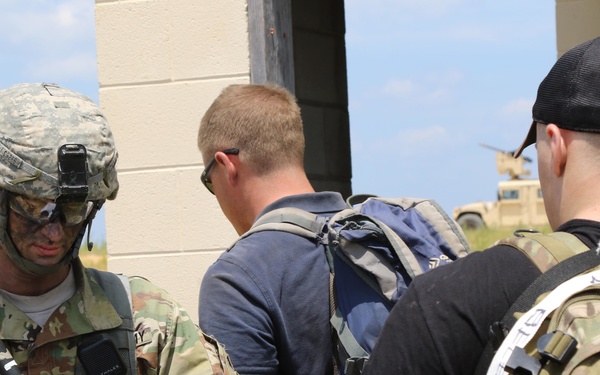 Paratroopers traing for evacuation of American citizens