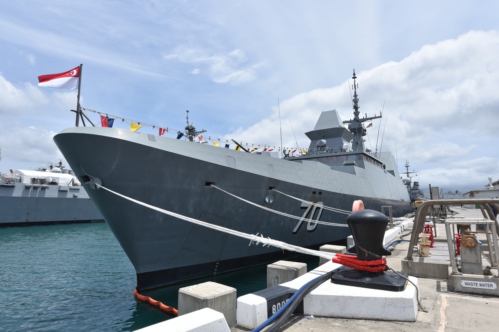 RSS Steadfast celebrates Singapore Armed Forces Day