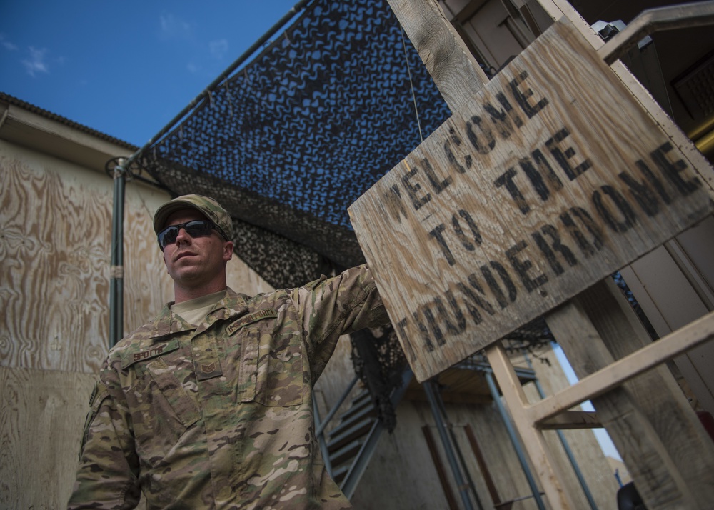 JAF CE: Tech. Sgt. Spotts repairs EALS