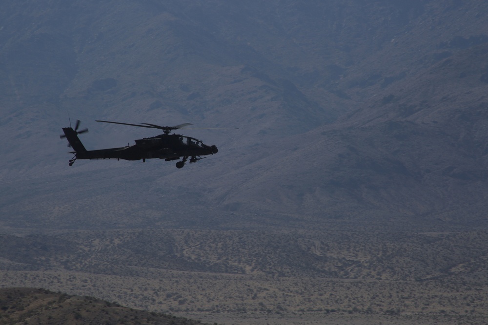 U.S. Army Soldiers Pilot Apache