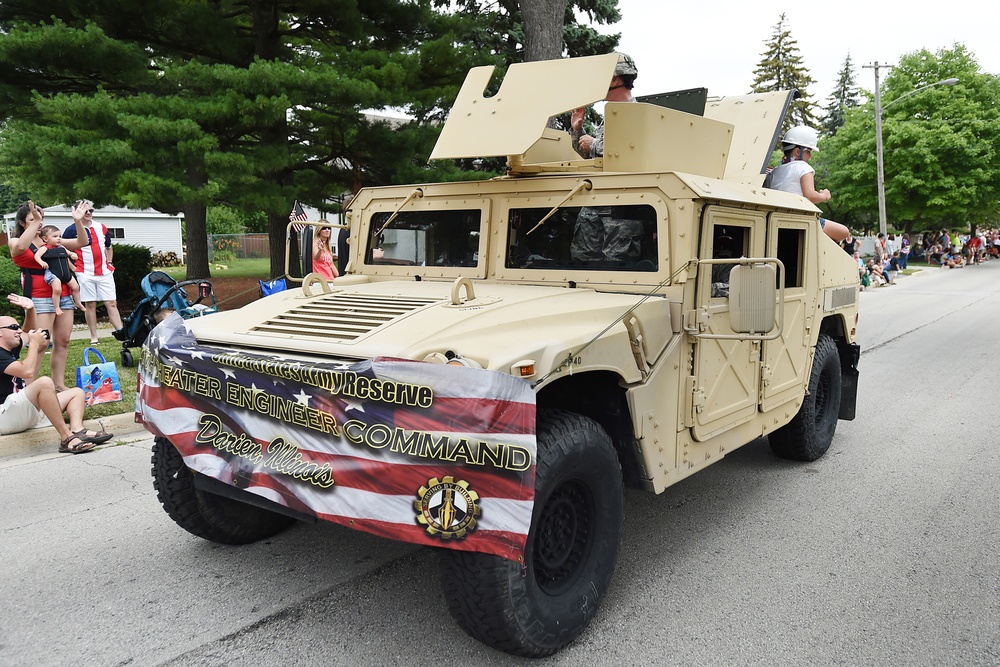 Army Reserve soldiers participate in Chicago area Independence Day parade